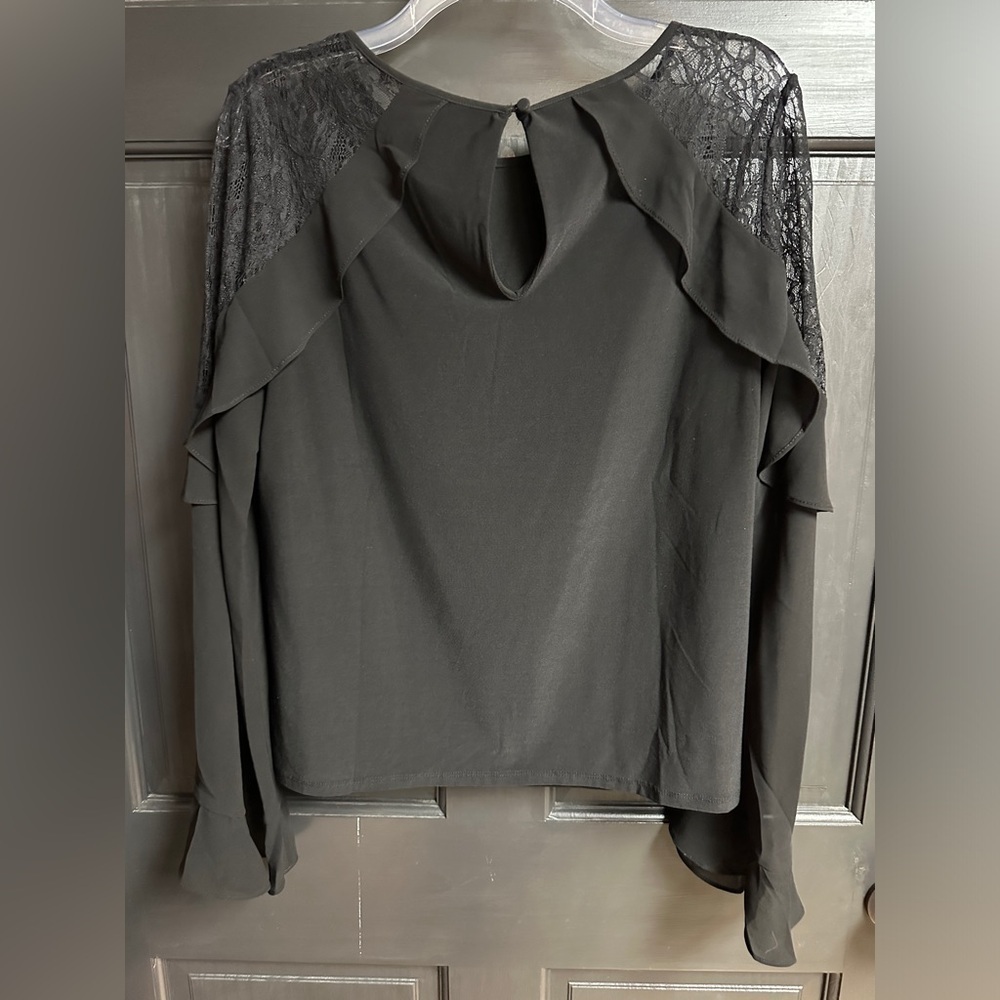 White House Black Market Black Long Sleeves Lace & Ruffle Shoulders Women’s Sz M - Picture 2 of 8